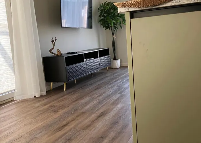 Giliukai - 2 Bedroom House דירה פלאנגה